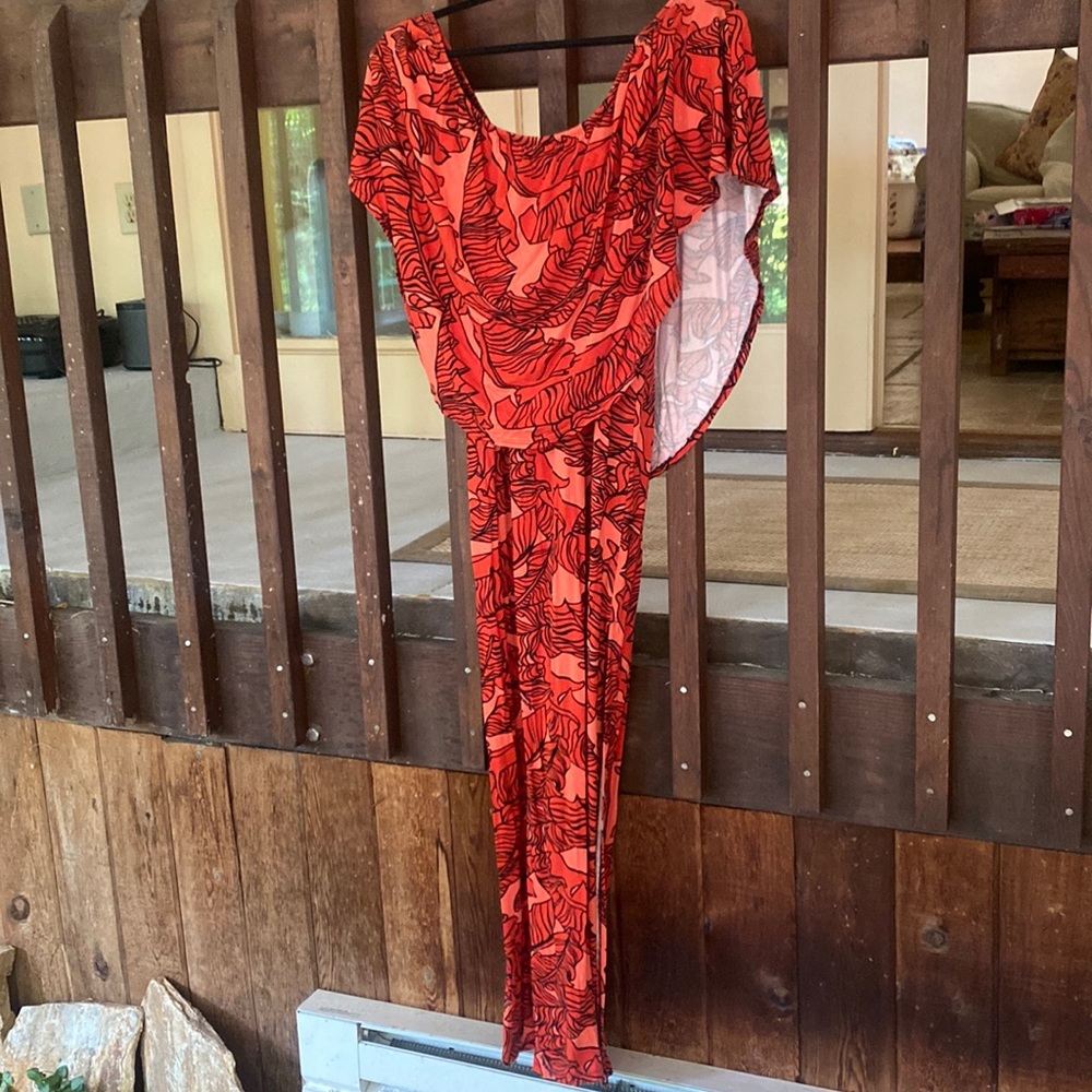 Manuhealii Red Leaf Print Maxi Dress